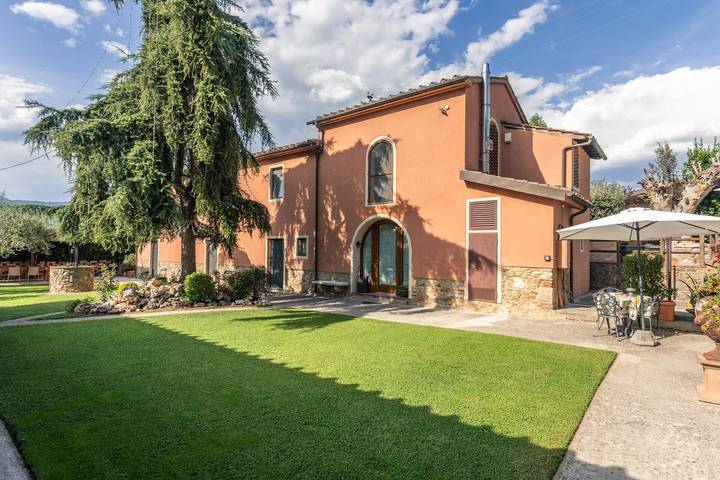 Villa 'Bella Toscana Relax' con Vista Montagna, Wi-Fi e Aria Condizionata in Monsummano Terme, Provincia di Pistoia