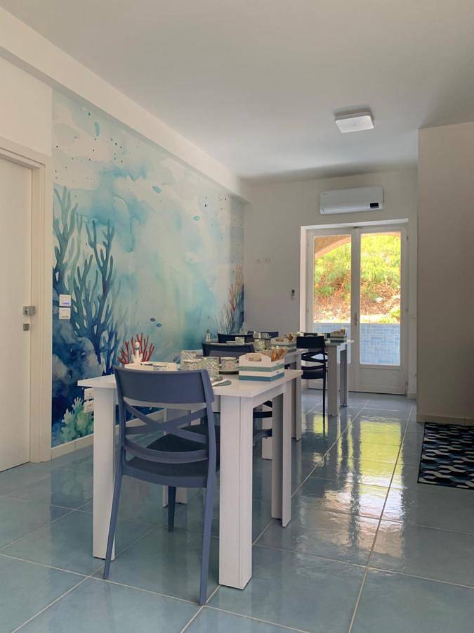Maison d’hôte pour 2 personnes, avec jardin ainsi que terrasse et vue à Fiumefreddo Bruzio