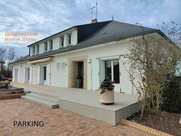 Gîte pour 10 personnes, avec vue sur le lac ainsi que vue et jardin à Sainte-Gemme-en-Sancerrois