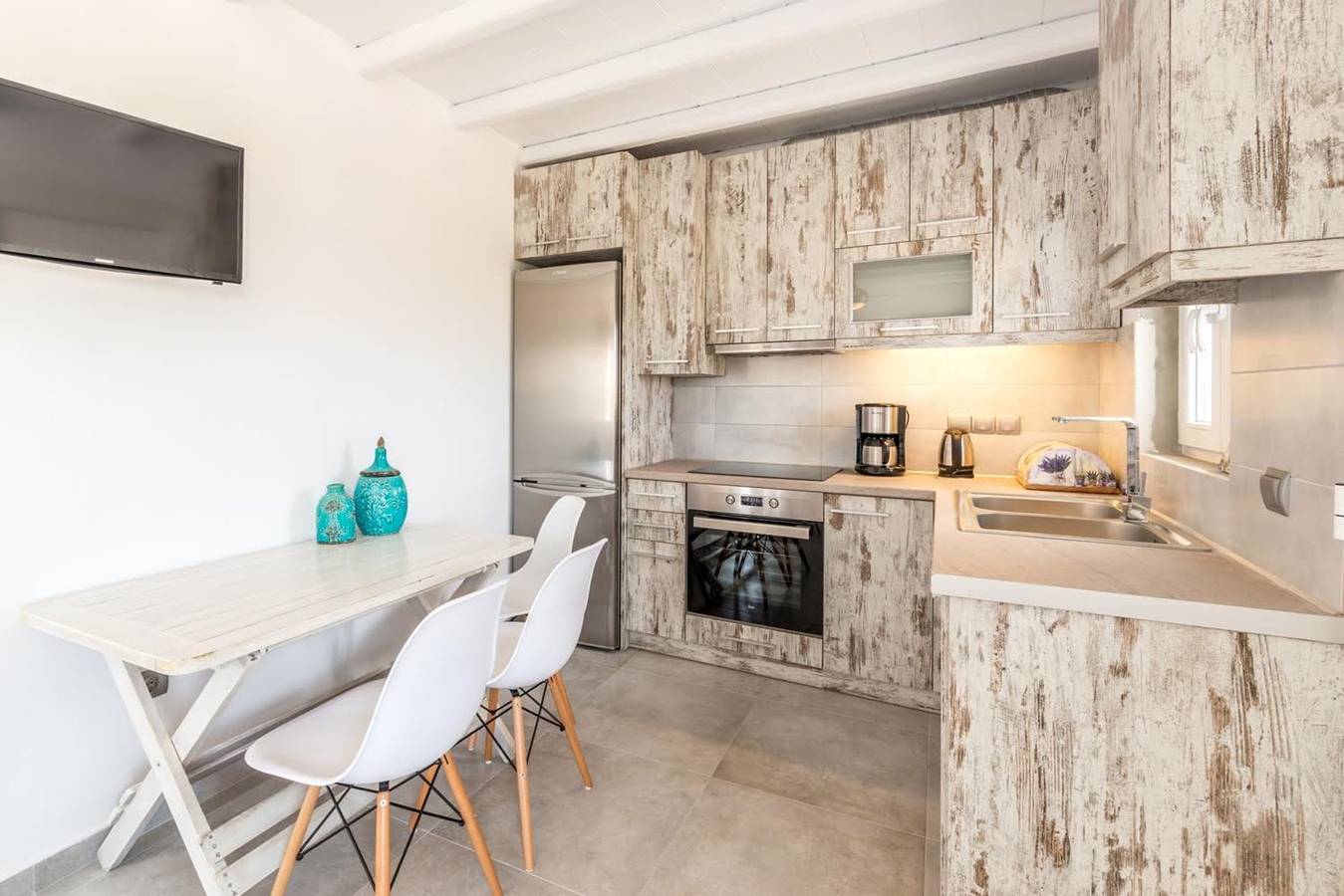 Splendid Mykonos Apartment | Mykonos Chaming Nest | 1 Bedroom | Private Outdoor Jacuzzi & Breathtaking Sea Views | Perfect for a Couples Getaway | Tourlos in Tourlos (Mykonos), Mykonos