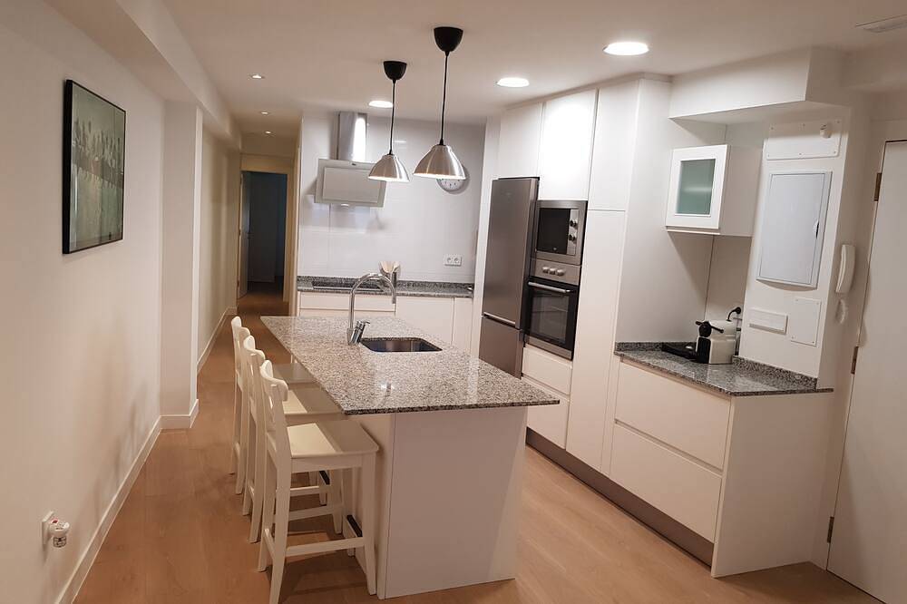 Appartamento intero, Downtown Gijón Apartment - 6 posti - 2 bagni in Distrito Centro (Gijón), Gijon