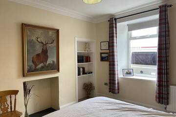 Log Cabin for 4 People in Falkirk, Scotland, Photo 2