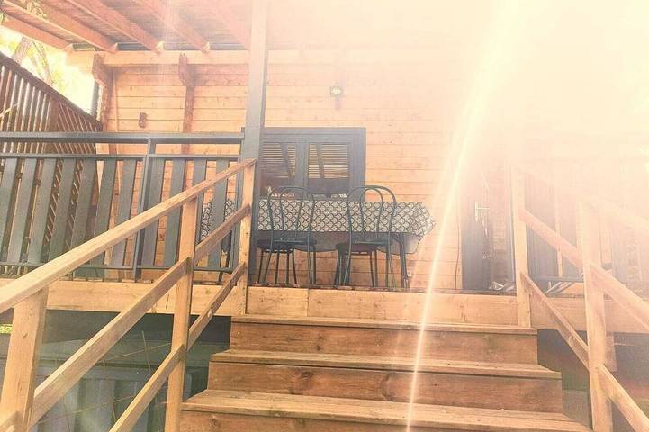 Gîte pour 3 personnes, avec Balcon ainsi que Jardin et Piscine