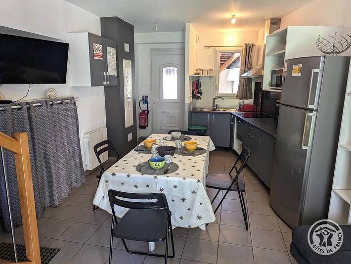 Gîte pour 6 personnes, avec jardin à Toussieu