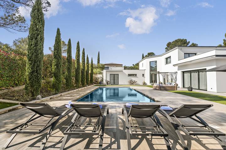Villa pour 8 personnes, avec piscine à Fréjus