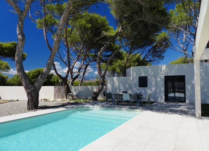 Villa pour 10 personnes, avec piscine ainsi que vue et jardin, adapté aux familles à Bonifacio - 2
