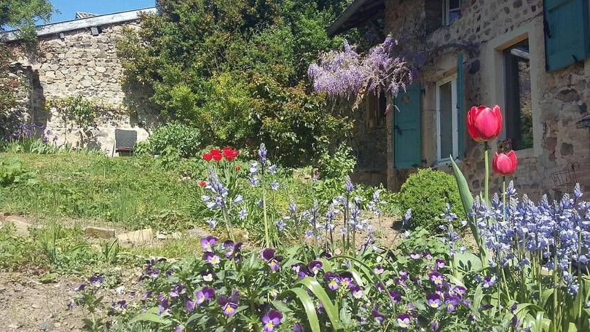 Maison d’hôte pour 2 personnes, avec jacuzzi ainsi que sauna et jardin, adapté aux familles dans Rhône - 4