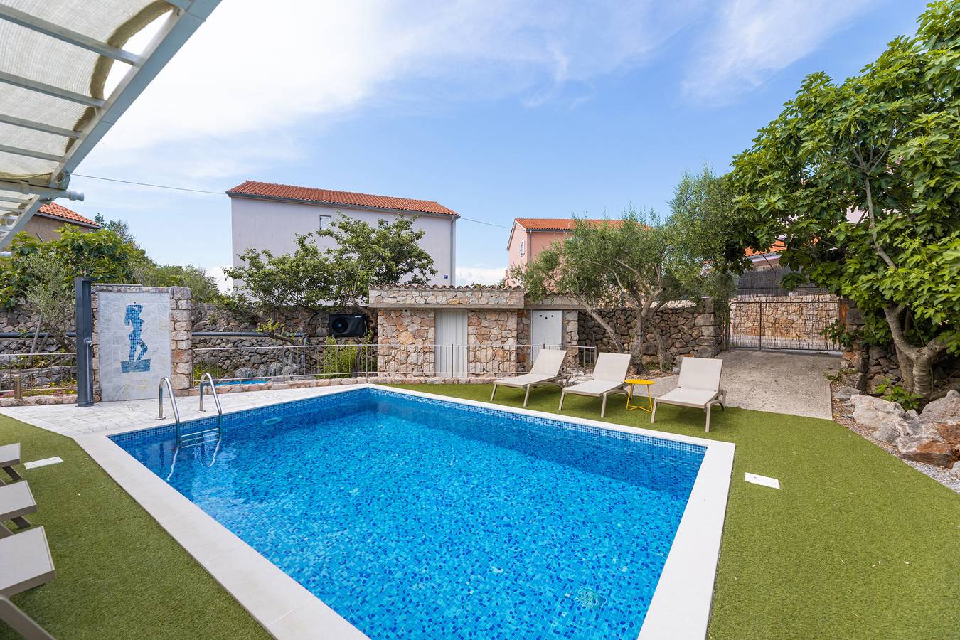 Villa Ljuba Vi with heated pool in Županje, Polje