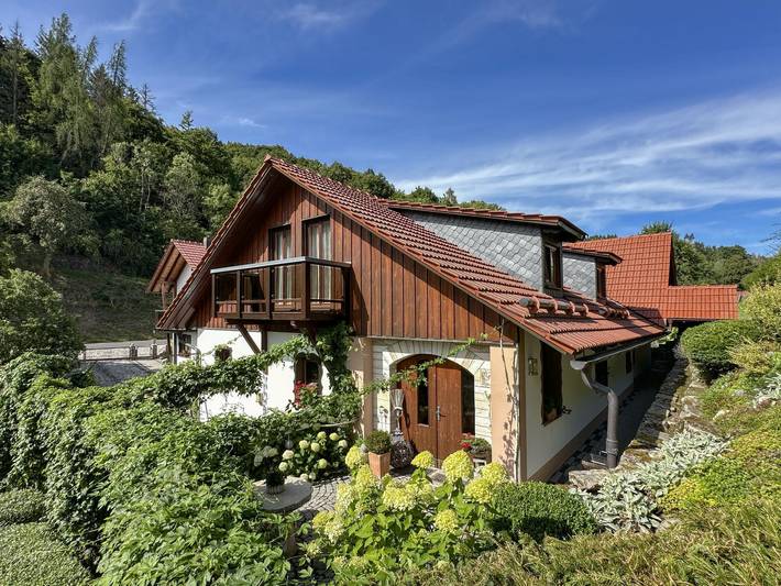Ferienhaus für 5 Personen, mit Balkon und Terrasse sowie Garten in Schleusingen