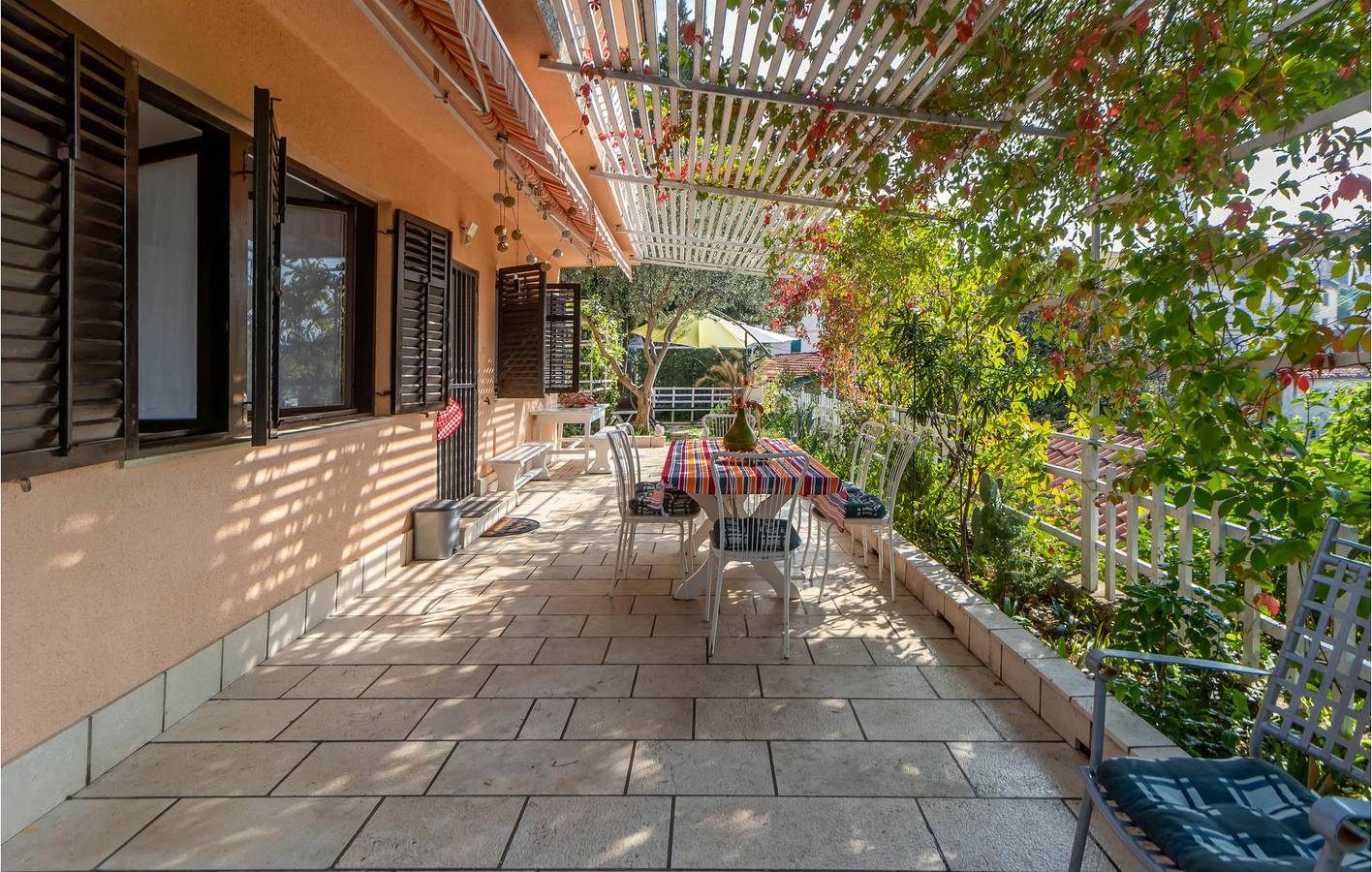 Ganze Ferienwohnung, Gemütliche Wohnung mit Terrasse, in Strandnähe und mit kostenlosen Parkplätzen in Novi Vinodolski, Primorje-Gorski Kotar