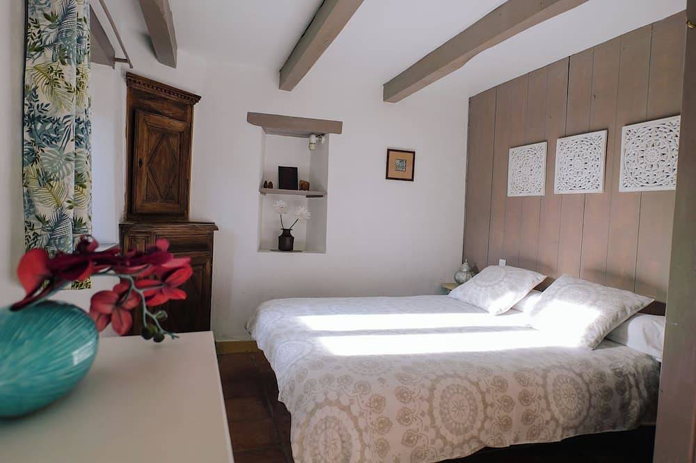 Domaine Xixtaberri: a paradise in the Basque hills... in Cambo-les-Bains, Bayonne region