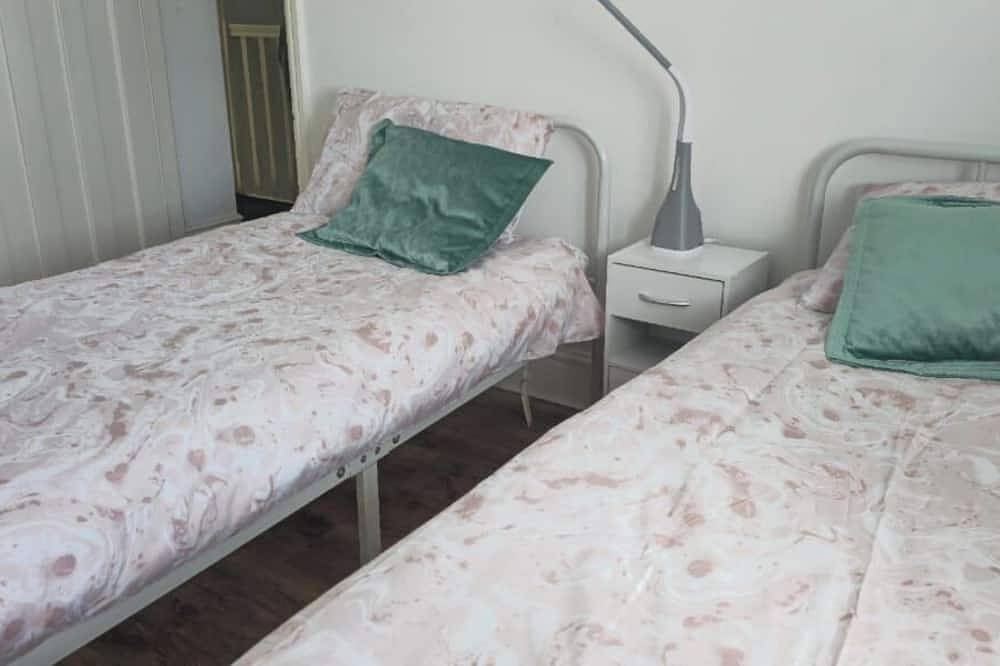 8 Guests - Free Parking - Full Equipped House in St Helens, Nordwestengland