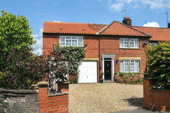 Cottage for 8 people, with garden, with pets in Helmsley