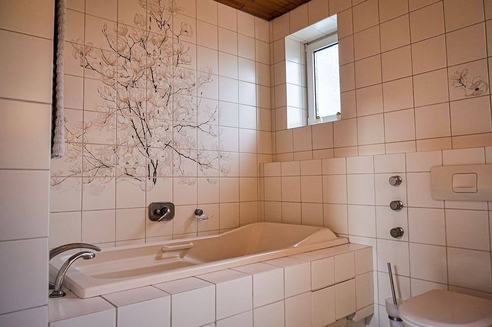 Ganze Wohnung, Pfalzzeit - Auf der Mauer in Weisenheim am Berg, Saar-Nahe-Bergland