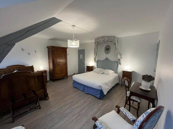 Gîte pour 3 personnes, avec piscine ainsi que jardin et vue à Troo - 4