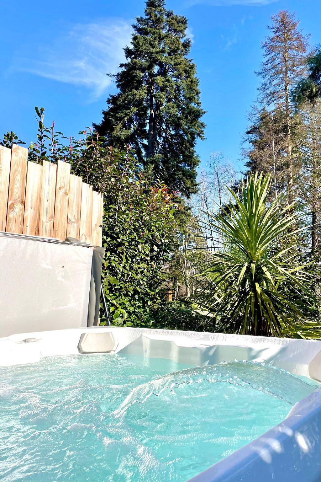 Apartamento entero, Ecolodge 4 pers mit Spa in Saint-Affrique, Parc naturel régional des Grands Causses