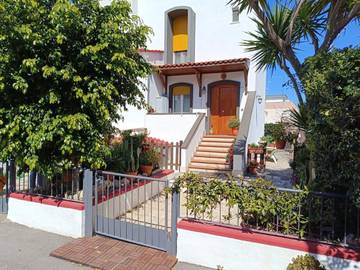 Gîte pour 3 personnes, avec jardin dans Torre a Mare