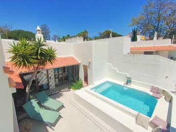 Casa rural para 8 personas, con jardín además de piscina y vistas en Armação de Pêra (costa)