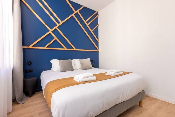 Apartamento entero, Apartamento-La Citadelle-Estándar-Baño privado con bañera-Vista al patio in Lille, Lille region