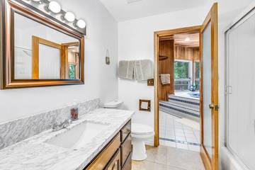 Log Cabin for 15 Guests in Lake Arrowhead, San Bernardino County, Picture 2