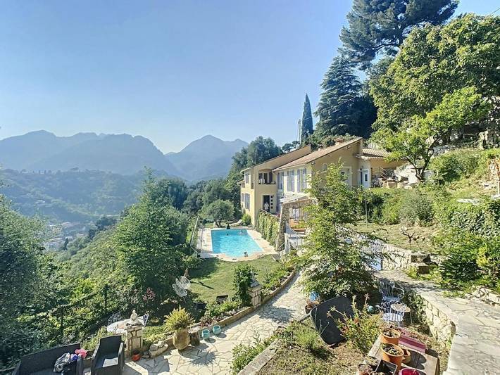 Chambre d’hôte pour 2 personnes, avec jardin ainsi que vue et piscine à Menton