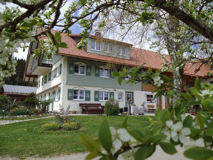 Ferienwohnung für 4 Personen, mit Balkon und Garten in Isny im Allgäu