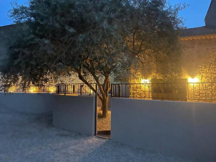 Location de vacances pour 3 personnes, avec jardin ainsi que piscine et vue à Quarante - 4