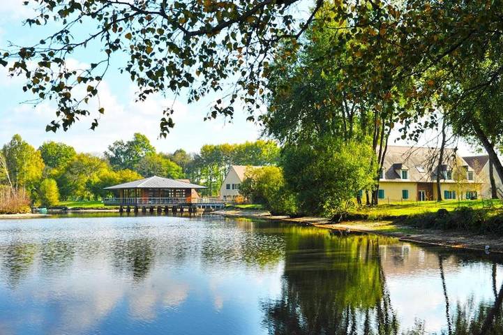 Camping pour 4 personnes, avec piscine dans le Cher