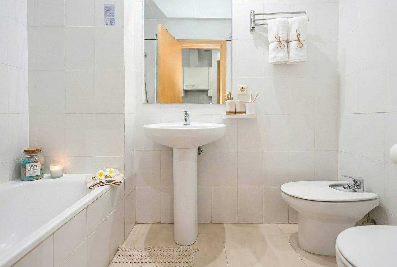 Apartamento entero, Guestready - Estudio domocenter con garaje in Bormujos, Provincia de Sevilla