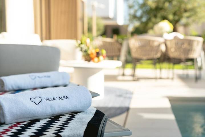 Villa pour 8 personnes, avec vue ainsi que piscine et jardin à Turanj - 4