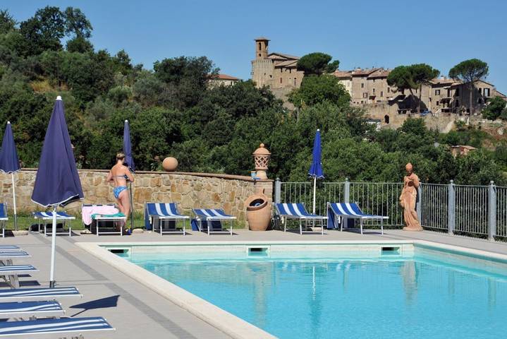 Villa Gaglietole by MMega in Collazzone, Provincia de Perugia
