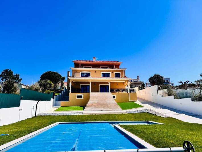 Gîte pour 7 personnes, avec vue ainsi que piscine et jardin dans Serra De El Rei