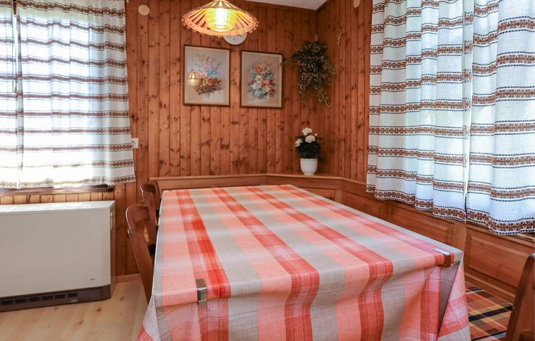 Cozy 1BR Near Wagensteig - Parking, Heating, Kitchen! in St. Märgen, Südschwarzwald
