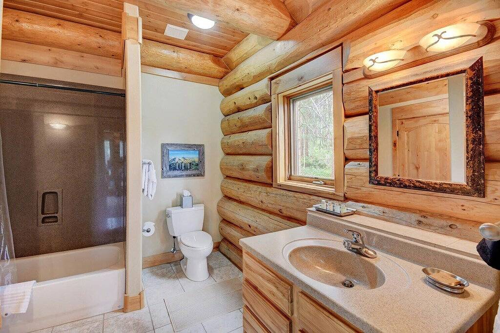 Mountain View Log Home I Hot Tub I Arcades I Great Views I Sauna I Discounted Attractions in Fraser, Arapaho and Roosevelt National Forests