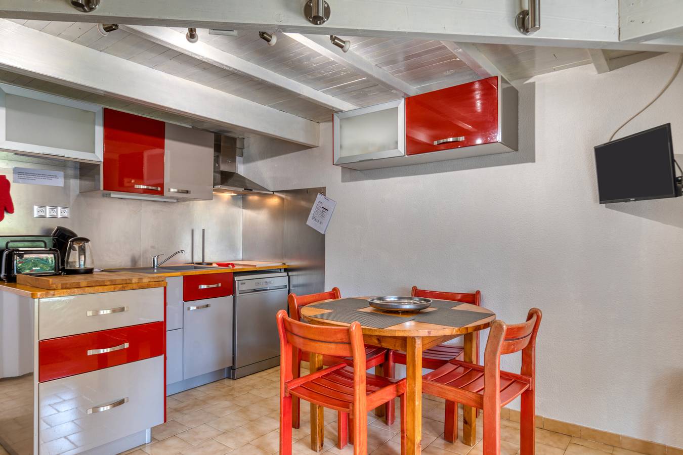 Appartement entier, Charming family home 500 m from the beach with large terrace in Marseillan, Côte d'Améthyste