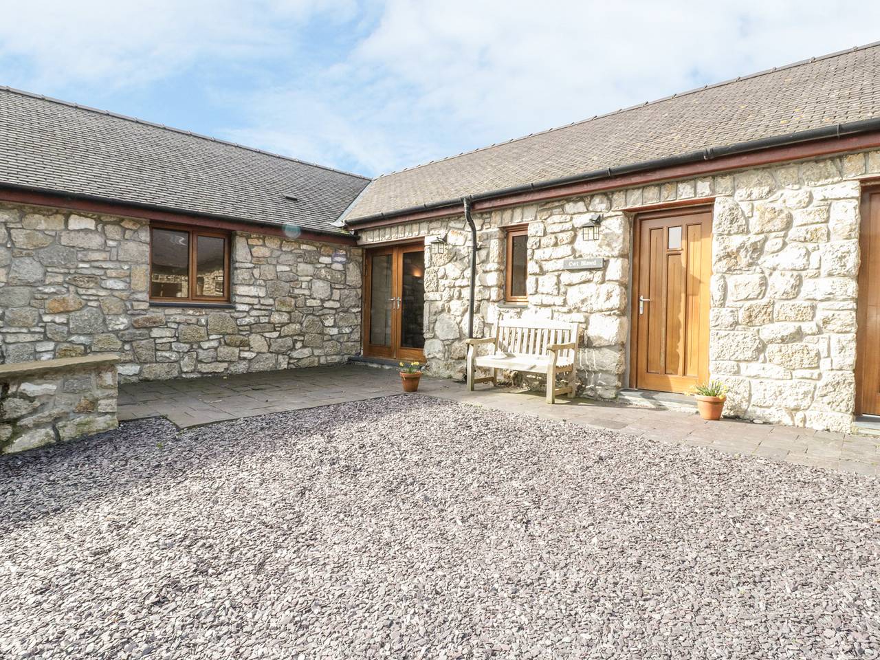 Log Cabin for 2 People in Red Wharf Bay, Isle of Anglesey
