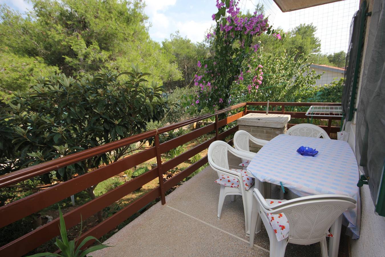 Appartamento vacanze a Općina Kali a partire da 108€ a notte