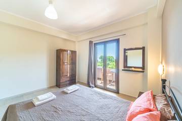 Apartment for 2 People in Agios Georgios, Corfu, Photo 4