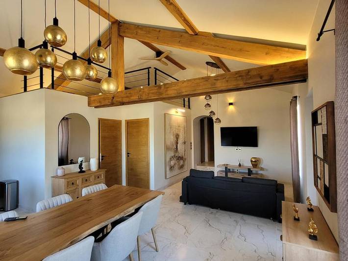 Villa pour 6 personnes, avec Balcon et Terrasse ainsi que Jardin et Vue