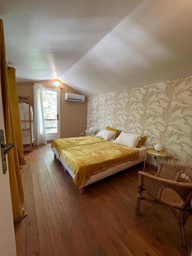 Gîte pour 4 personnes, avec Balcon et Terrasse ainsi que Jardin et Piscine à Meyreuil - 2