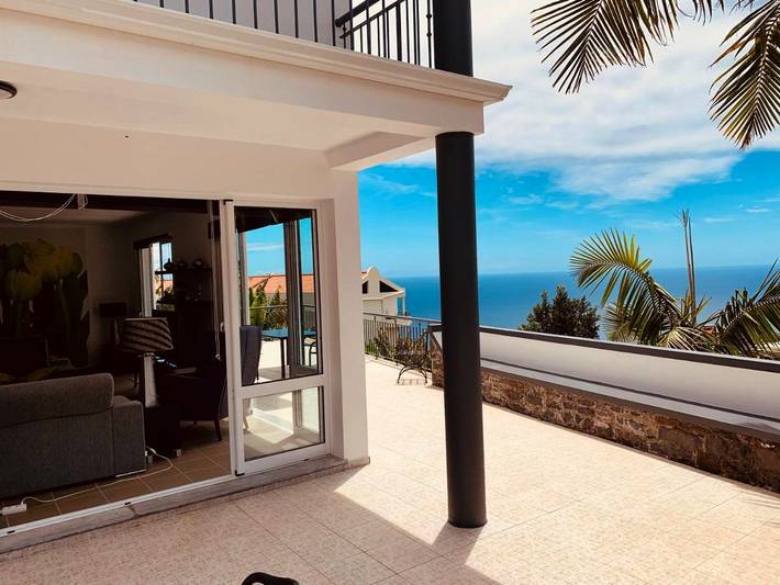 Ferienhaus für 9 Personen, mit Balkon und Terrasse sowie Garten und Kinderpool
