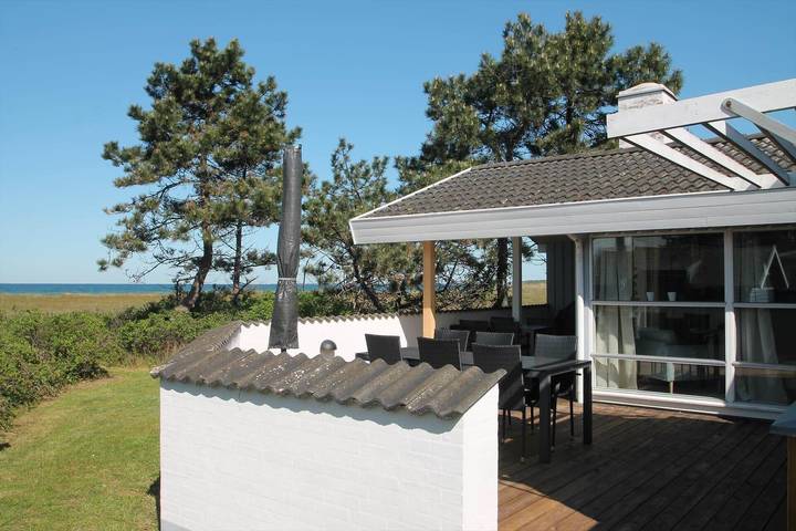 Ferieudlejning for 9 personer, med terrasse og jacuzzi i Stillinge Strand