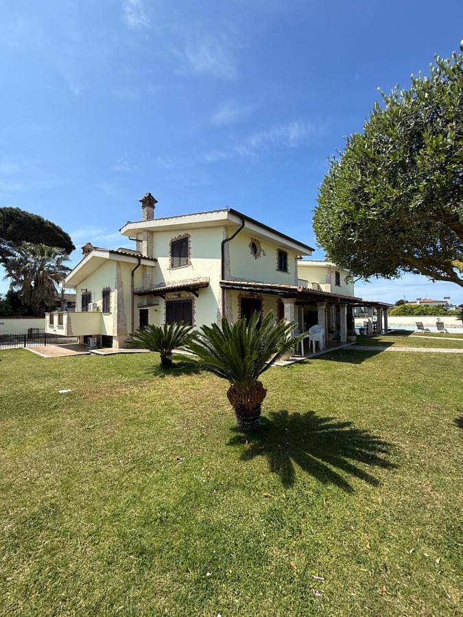 Guest house Luxury in Anzio, Provincia di Roma