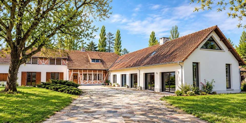 Gîte pour 13 personnes, avec Terrasse ainsi que Jardin et Vue à La Ferté-Saint-Cyr