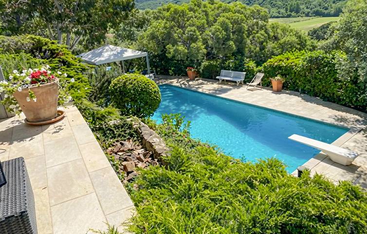 Location de vacances pour 8 personnes, avec terrasse ainsi que piscine et jardin à Cessenon-sur-Orb - 2