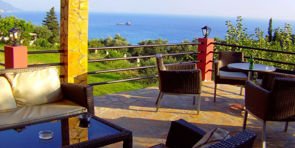 Ferienwohnung für 5 Personen, mit Meerblick und Ausblick sowie Garten und Terrasse auf Korfu