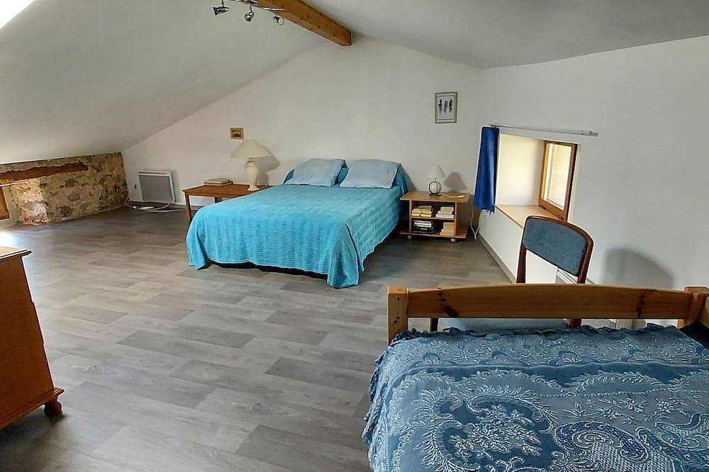 Hébergement La Cousteto dans une maison forte du 17ème in Roquefixade, Ariège