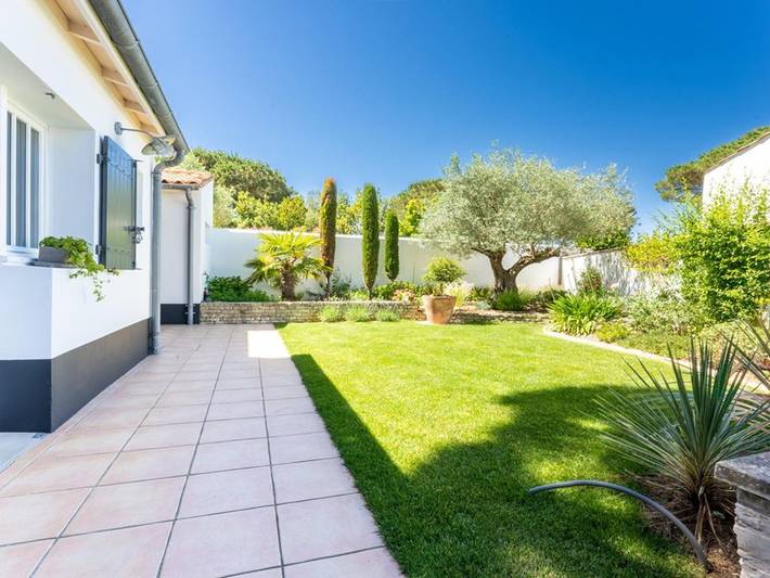 Location de vacances pour 6 personnes, avec jardin et terrasse dans Plage De L Arnerault La Flotte