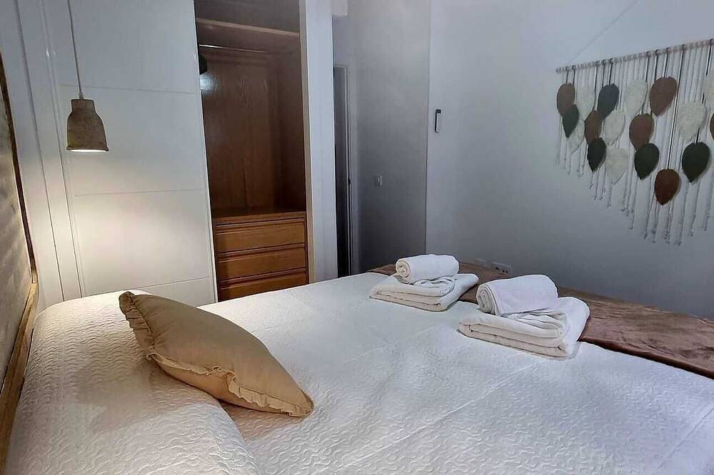 Entire apartment, Apartment La Zancuda Blanca in Alcalá de Henares, Madrid Province