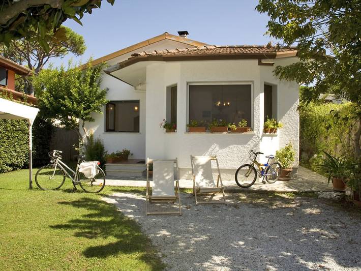 Ferienhaus für 6 Personen, mit Terrasse und Garten - 1